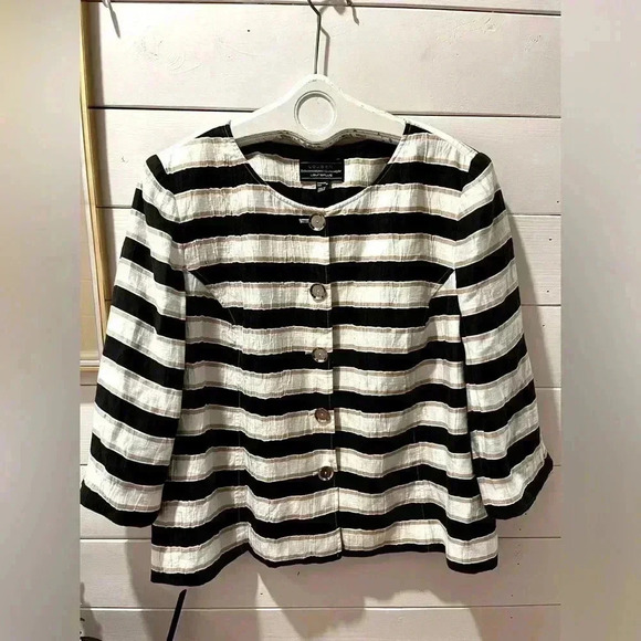 🖤LOUBEN for Laura Plus – Striped Button-Up Jacket (20W) - Picture 2 of 15